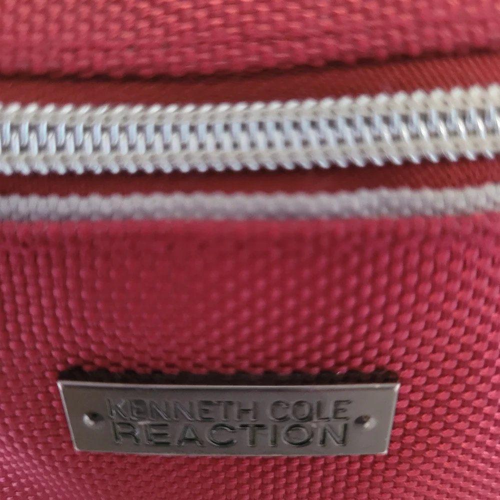 KENNETH COLE REACTION VTG Cross body Camera Case Bag Red Y2k